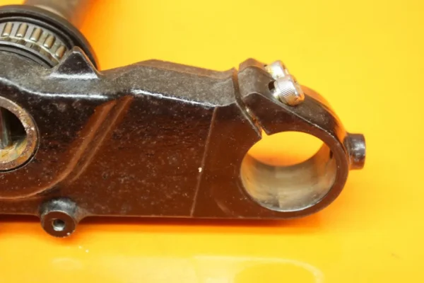 2000 KAWASAKI VULCAN VN 1500 FRONT FORKS CLAMP LOWER TRIPLE TREE STEERING STEM