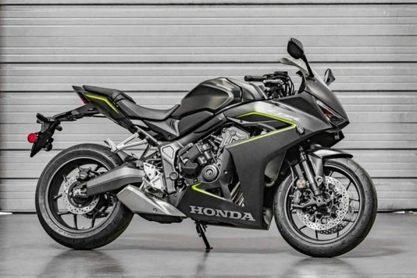 1583_l 2026 Honda CBR650R E-Clutch