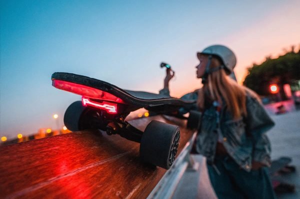 2_71c1d5f7-89d7-4d7c-beb9-9103ce01d180 Exway Wave Electric Skateboard