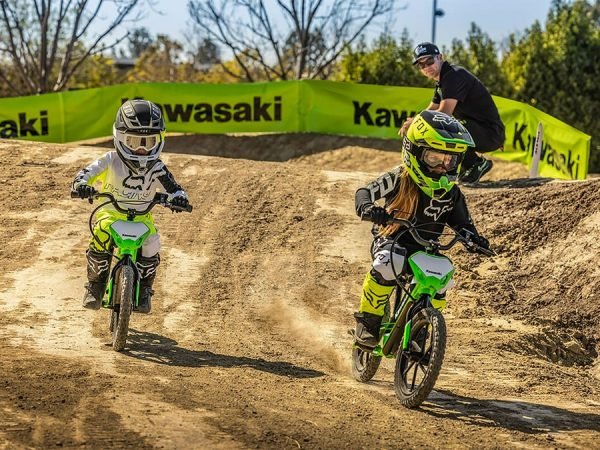 2025 Kawasaki Elektrode 16