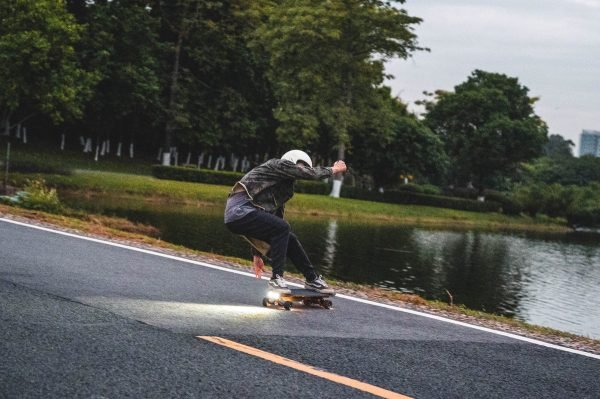 3_05b75eb5-5035-44a9-a0d6-d603bca1849c Exway Wave Electric Skateboard