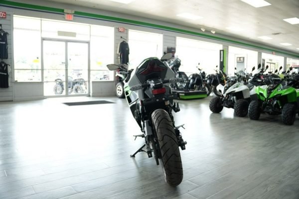 6355_l 2024 Kawasaki Ninja e-1 ABS