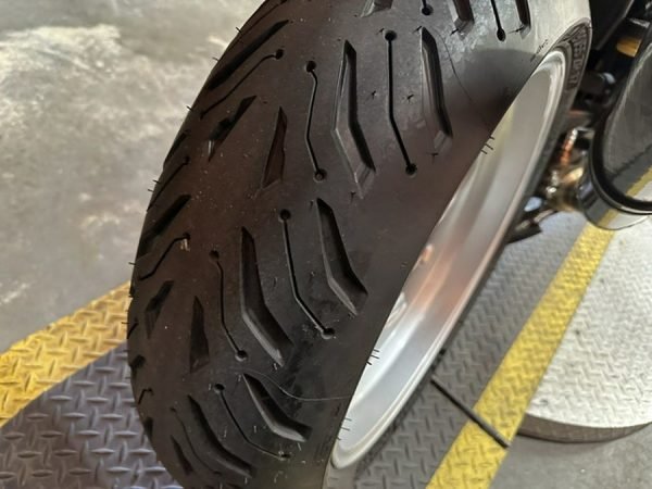 69fa_l 2006 BMW K 1200 S