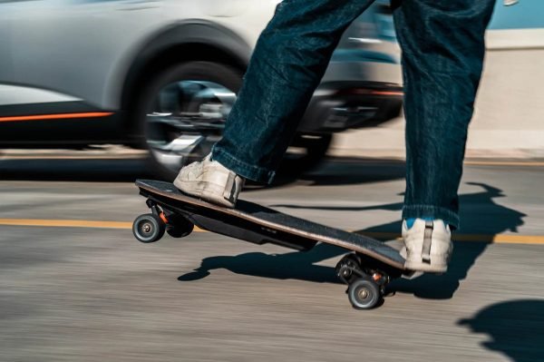6_f5ed1497-7dbf-4371-a430-5ab80320ce79 Exway Wave Electric Skateboard
