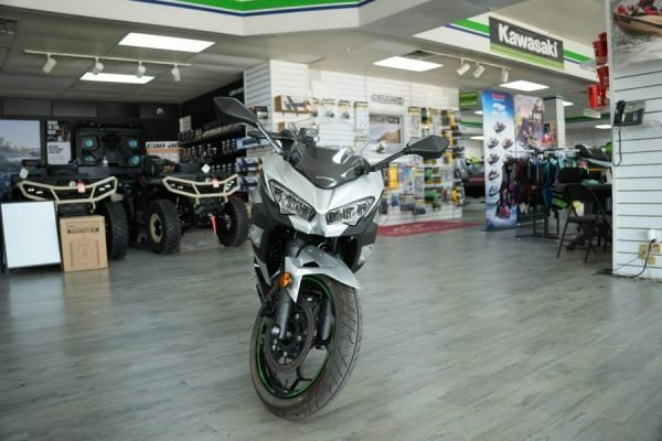 a6de_l 2024 Kawasaki Ninja e-1 ABS