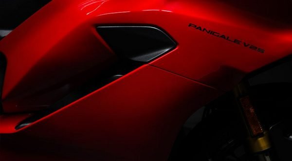 a785_l 2027 Ducati Panigale V2