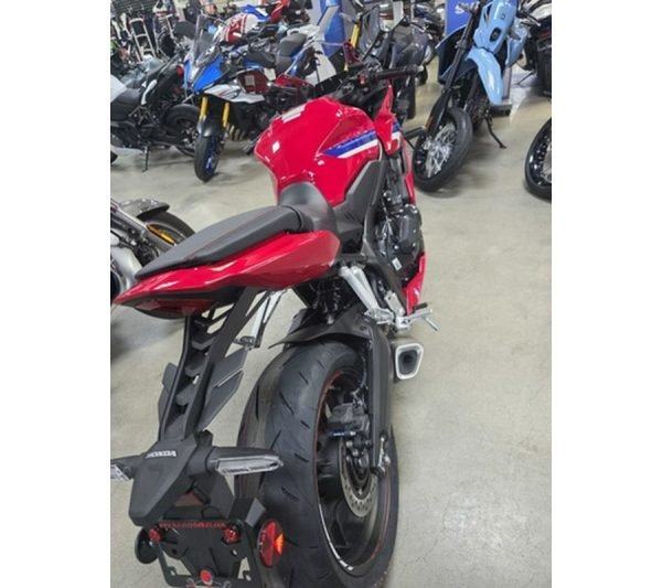 2026 Honda CBR650R E-Clutch