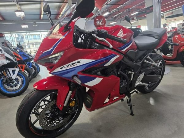 2026 Honda CBR650R E-Clutch