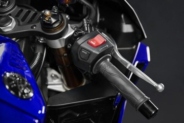 c740_l 2027 Yamaha YZF-R9