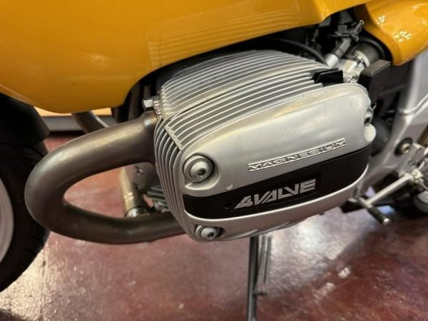 d8d2_l 1999 BMW R1100S