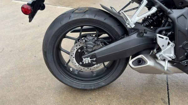 daf1_l 2026 Honda CBR650R Eclutch