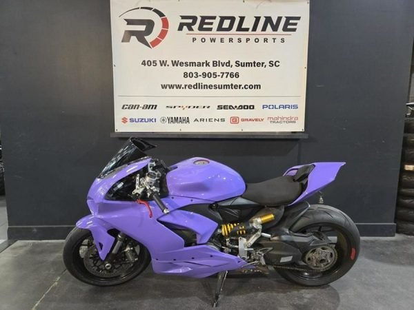 2022 Ducati Panigale V2 Ducati Red V2