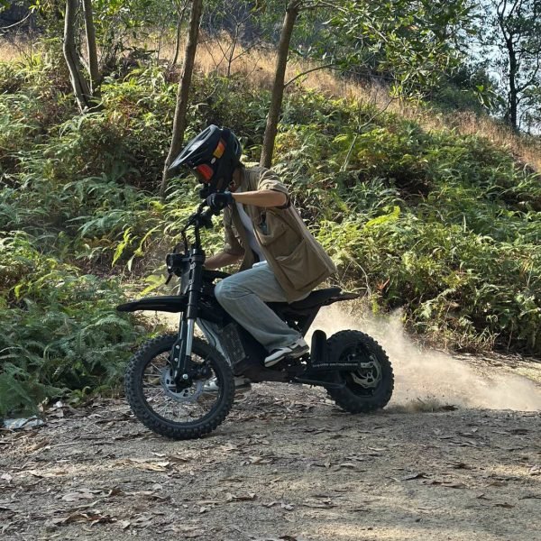 freego-x0-electric-mini-bike-wooded-trail-motion Freego X0 60V/23Ah 3600W Electric Mini Dirt Bike