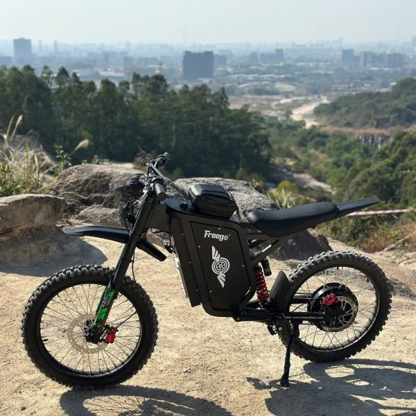freego-x3-electric-dirt-bike-city-backdrop-rocky-hill Freego X3 / X3 Pro 72V 40Ah/50Ah 8000W Off-Road Electric Dirt Bike
