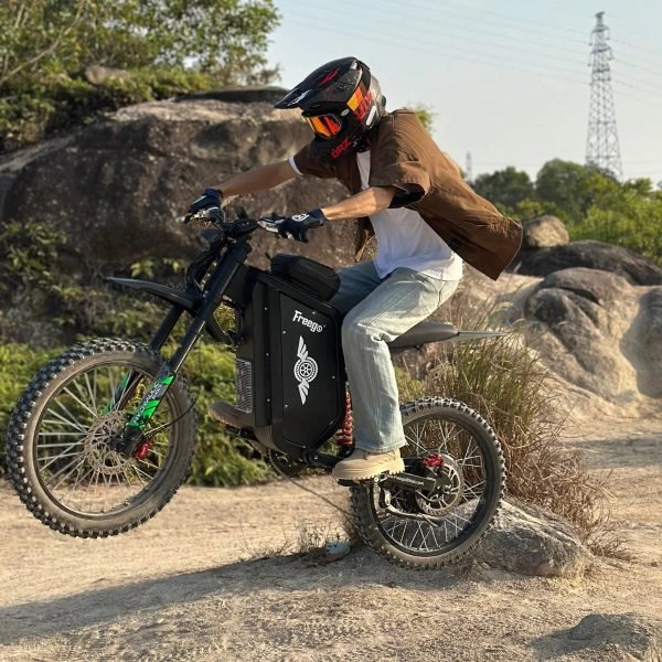 freego-x3-electric-dirt-bike-rocky-terrain-jump Freego X3 / X3 Pro 72V 40Ah/50Ah 8000W Off-Road Electric Dirt Bike