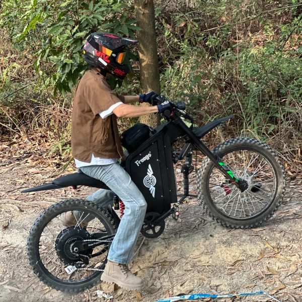 freego-x3-electric-dirt-bike-wooded-slope-trail Freego X3 / X3 Pro 72V 40Ah/50Ah 8000W Off-Road Electric Dirt Bike